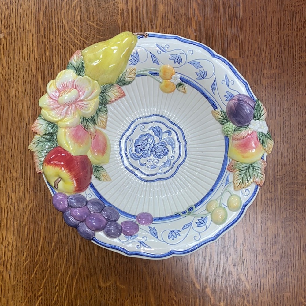 Fitz and Floyd Classics fruit bowl